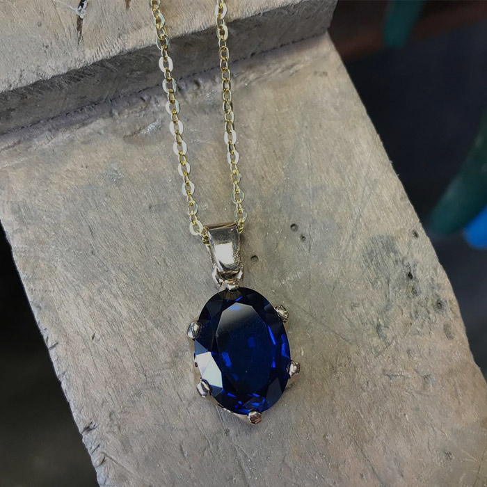 syn blue sapphire pendant